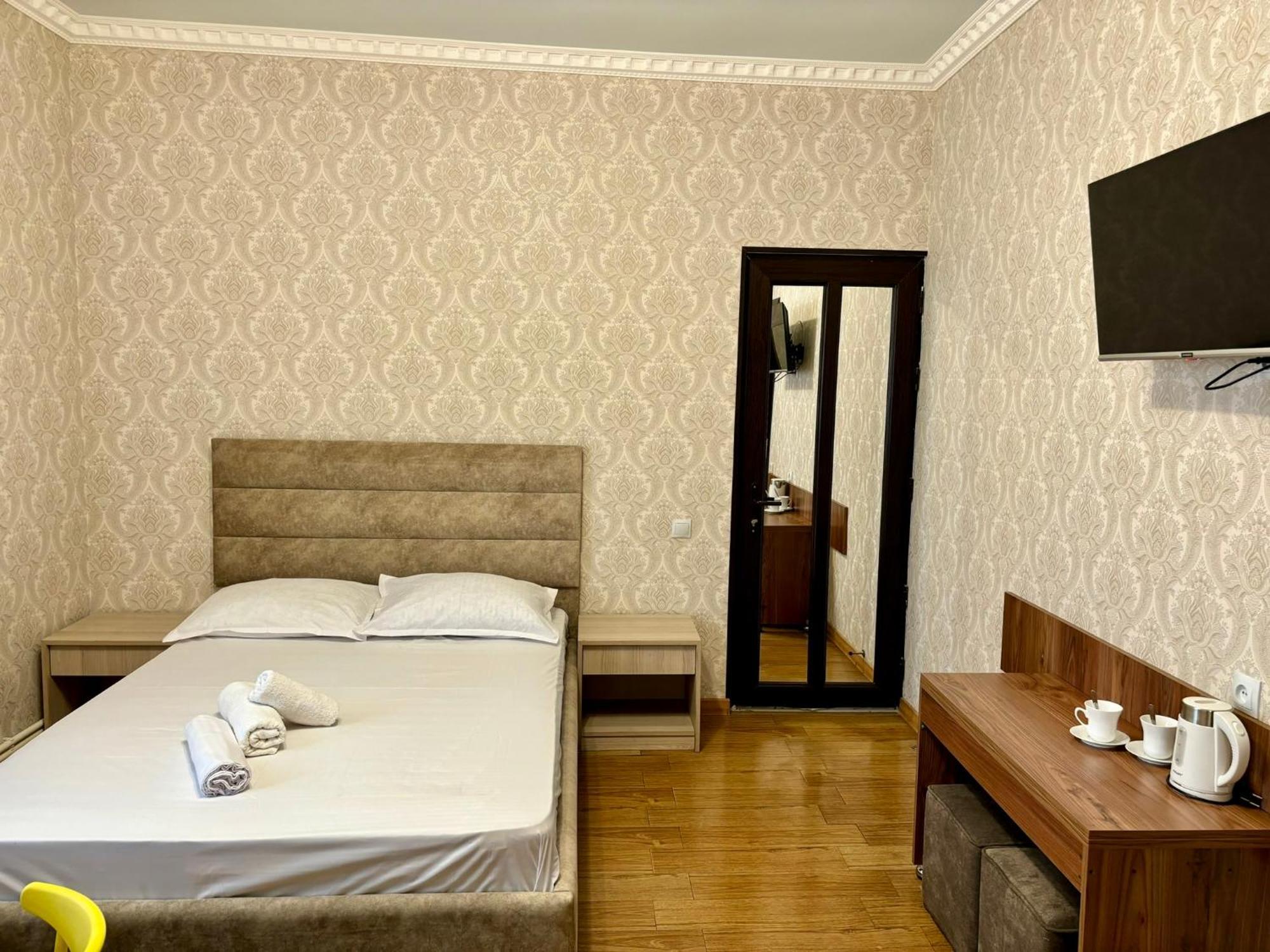 Styopa Hotel Yerevan Exterior photo