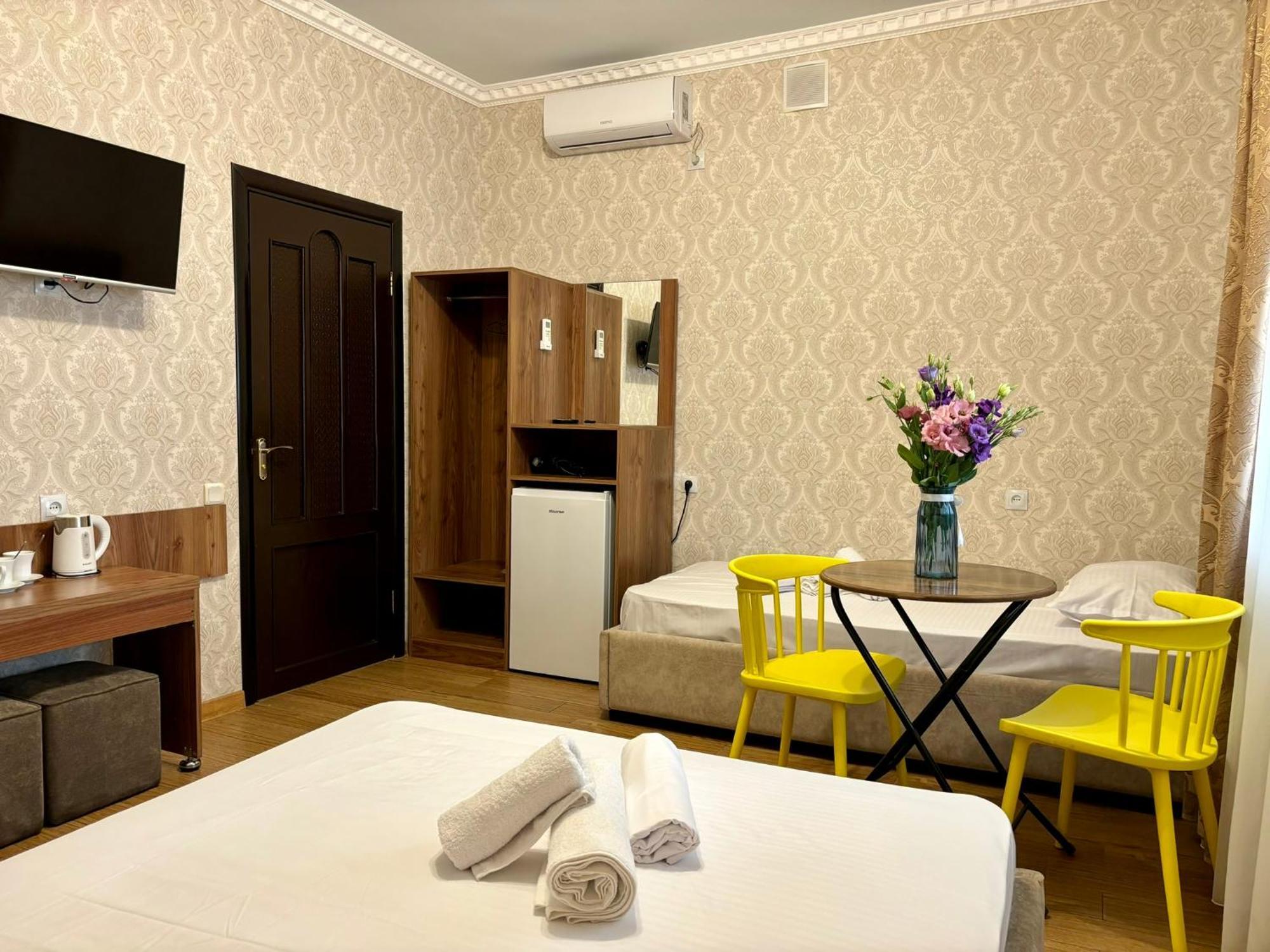 Styopa Hotel Yerevan Exterior photo