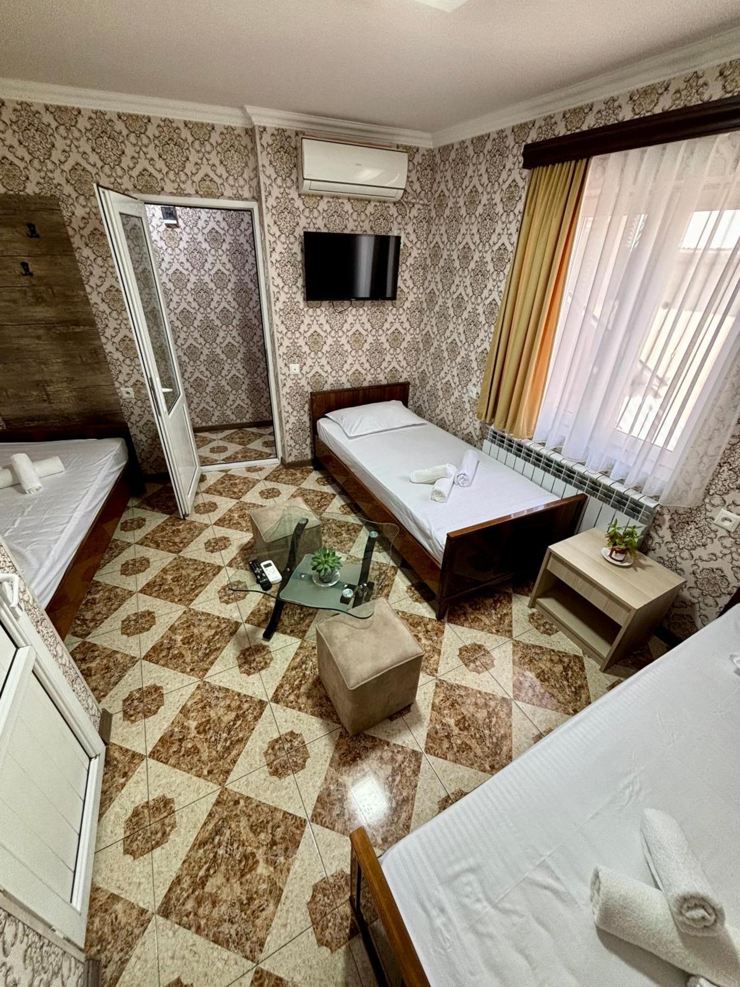 Styopa Hotel Yerevan Exterior photo